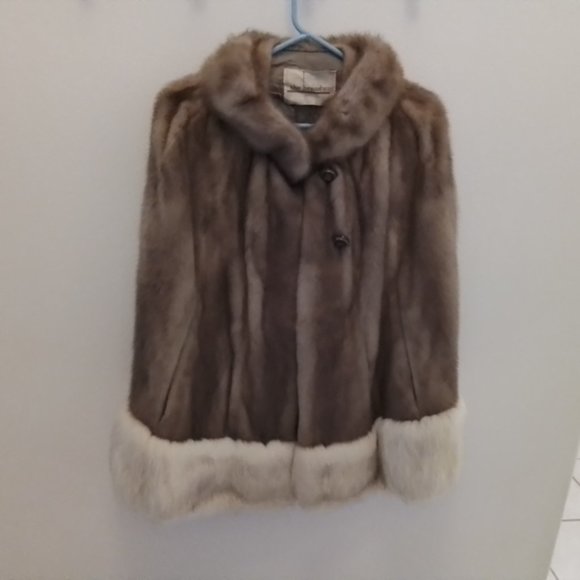 Mink Cape - Picture 1 of 4
